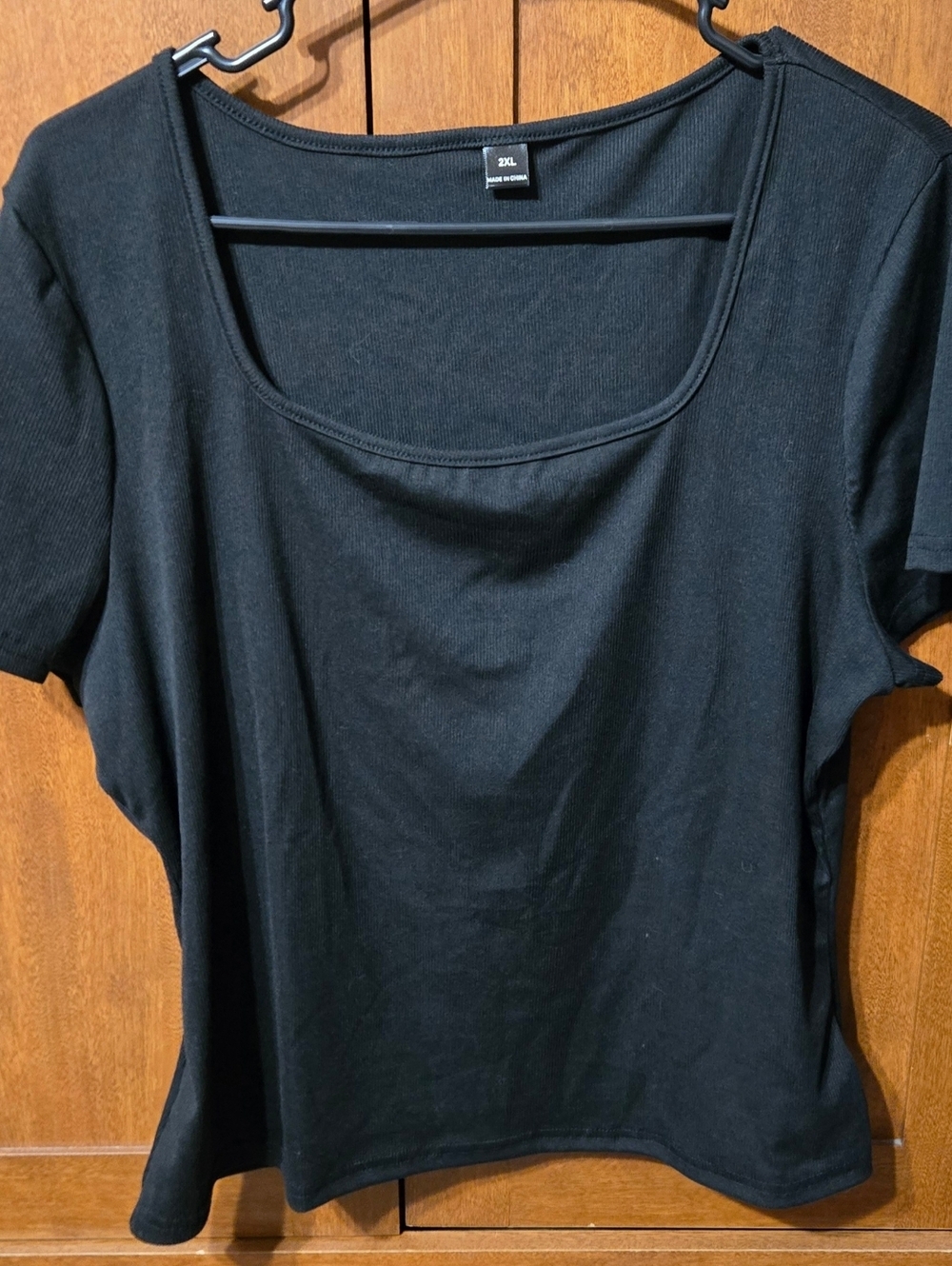 SHEIN Black Scoop Neck Crop Tee